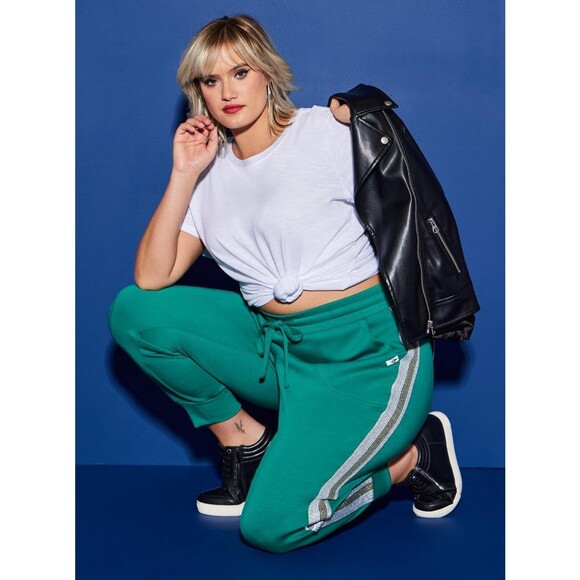 NWT Torrid 0 LoveSick Classic Fit Jogger Cozy Fleece High Rise Lurex Taper Pants - Picture 2 of 9